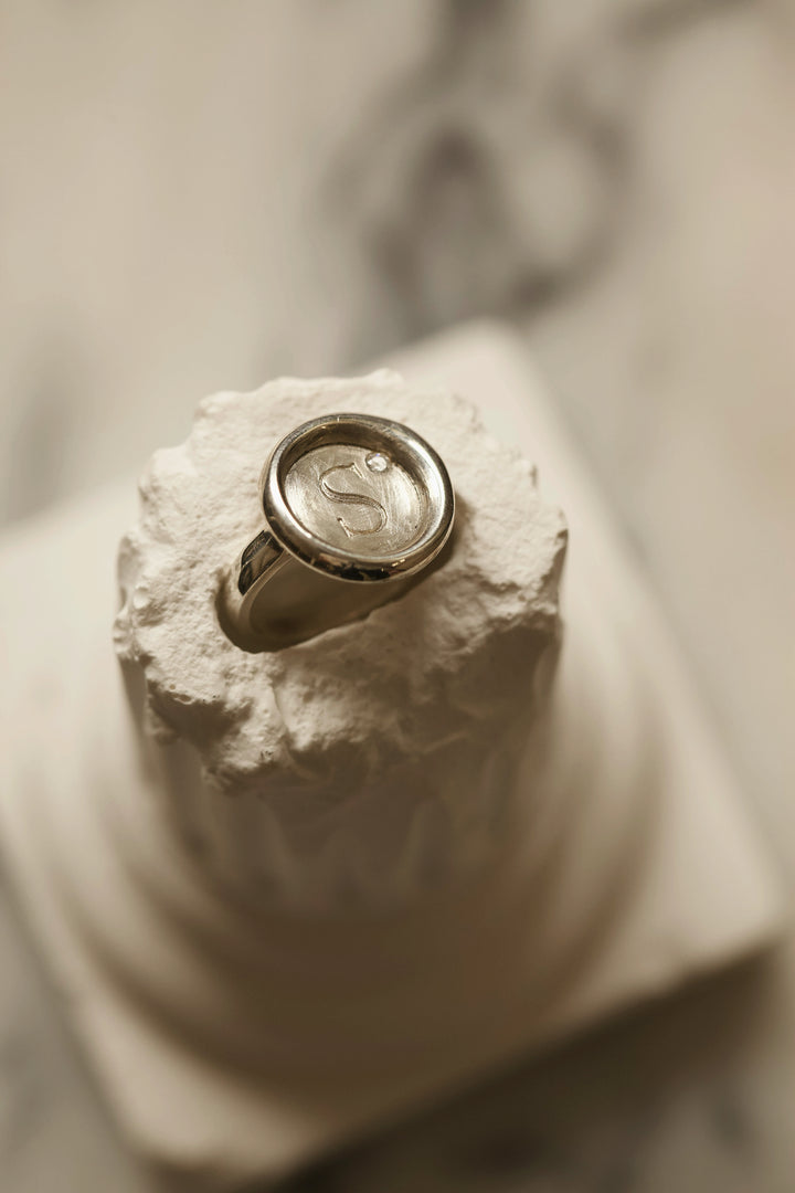SIGNET RING IN SILVER
