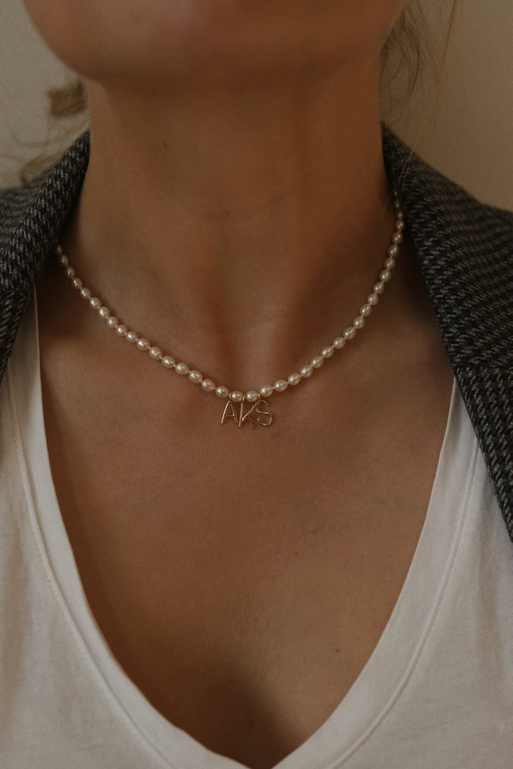 PEARLS & INITIALS NECKLACE