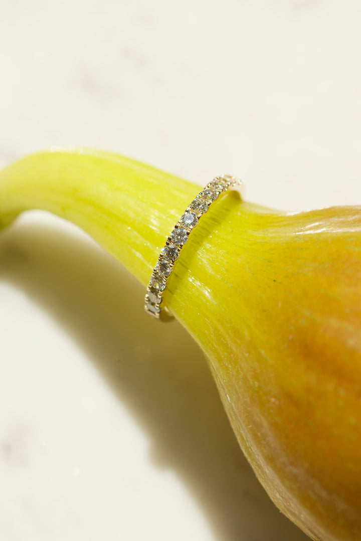 CLASSY DIAMOND RING - 2 MM DIAMONDS