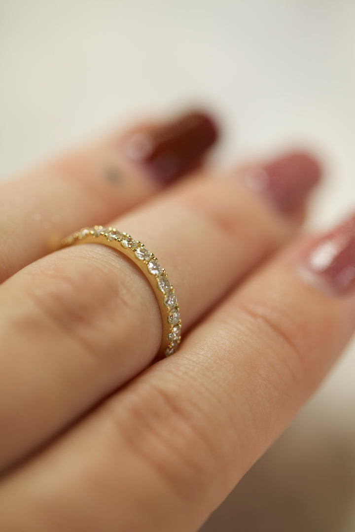 CLASSY DIAMOND RING - 2 MM DIAMONDS