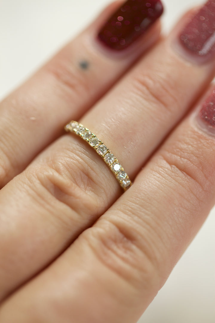 CLASSY DIAMOND RING - 2 MM DIAMONDS