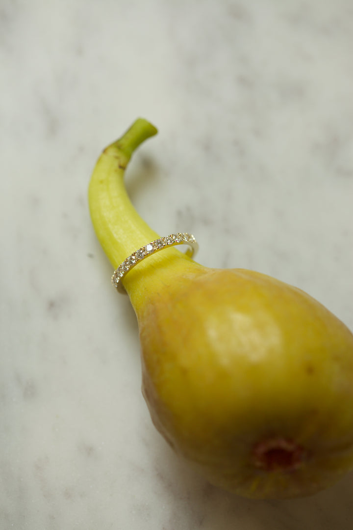 CLASSY DIAMOND RING - 2 MM DIAMONDS
