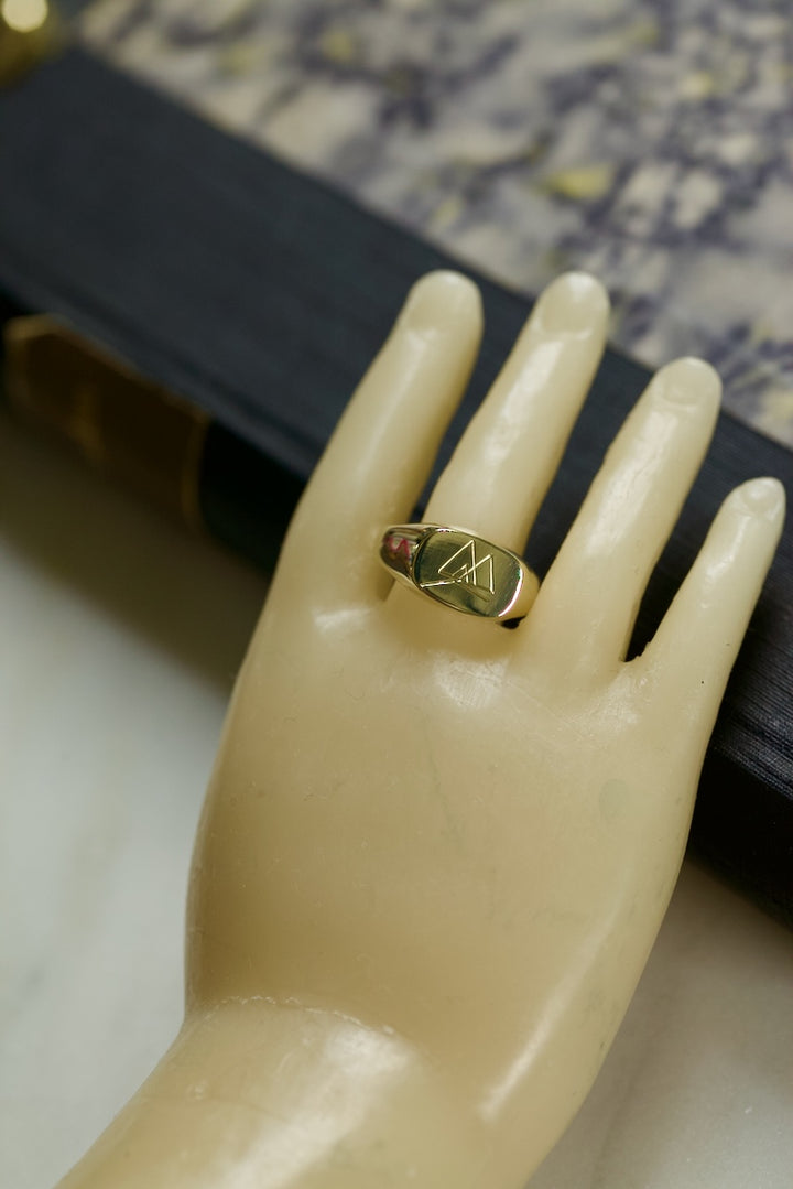 RECTANGULAR SIGNET RING