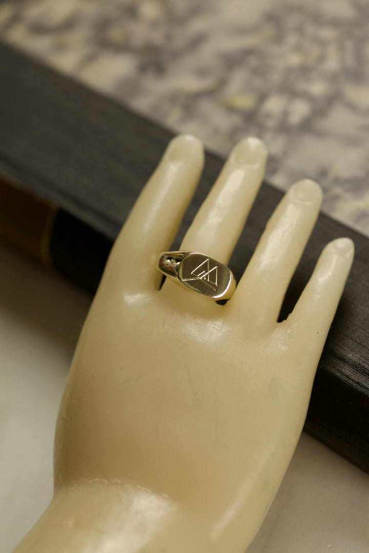 RECTANGULAR SIGNET RING