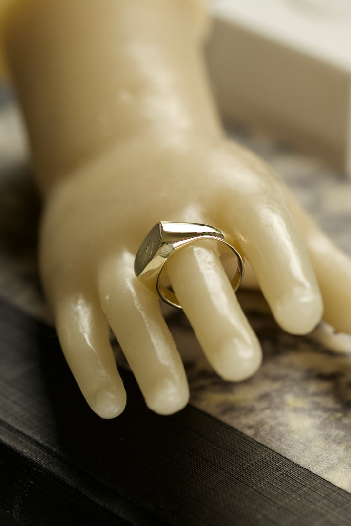 RECTANGULAR SIGNET RING