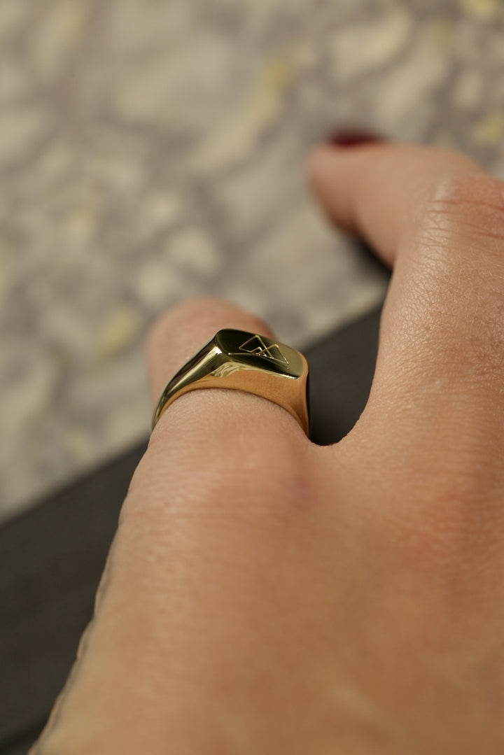 RECTANGULAR SIGNET RING