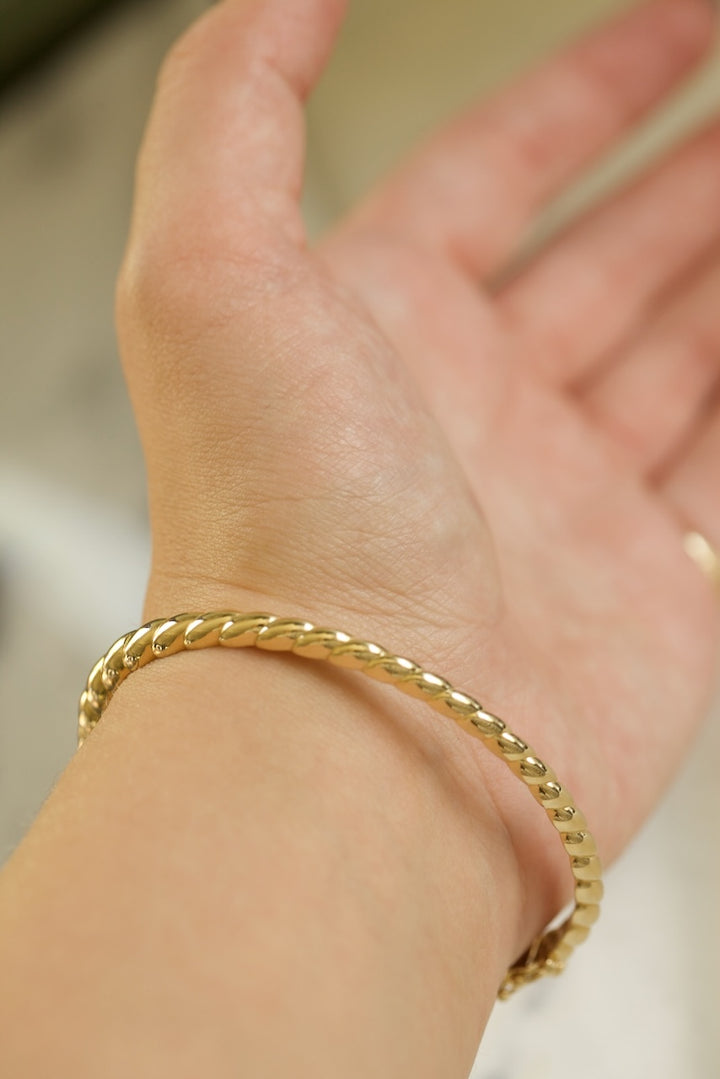 CROISSANT BANGLE - THIN