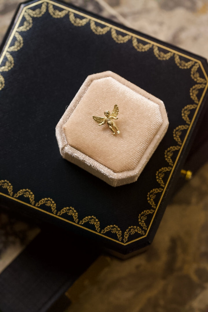 ANGEL CHARM IN MATTE FINISH WITH DIAMOND