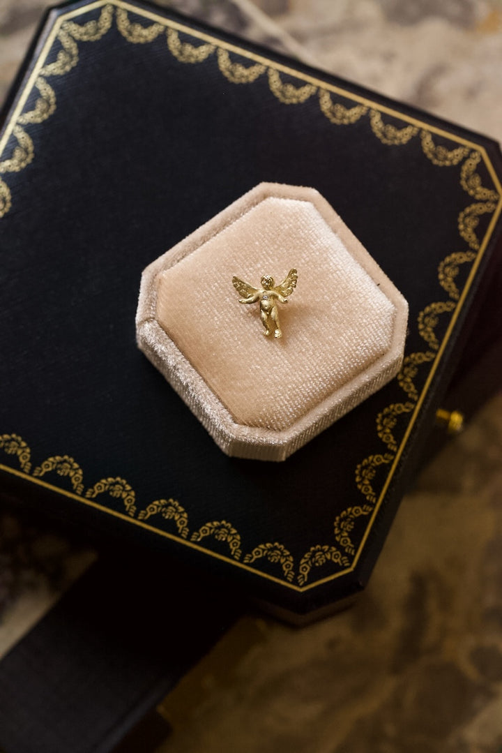ANGEL CHARM IN MATTE FINISH WITH DIAMOND