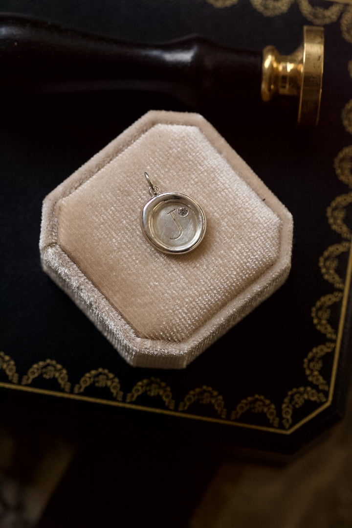 SIGNET PENDANT IN SILVER