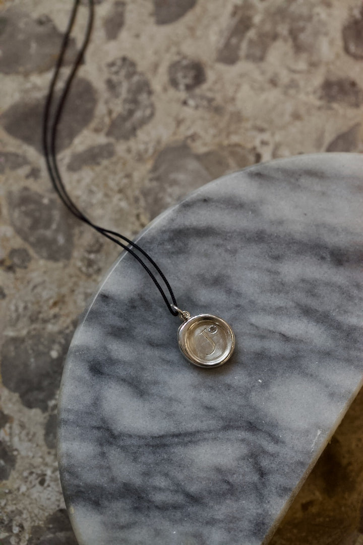 SIGNET PENDANT IN SILVER
