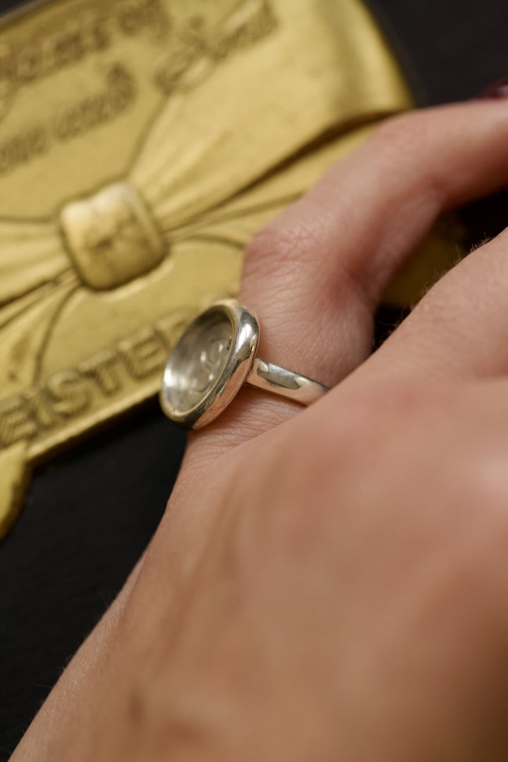 SIGNET RING IN SILVER