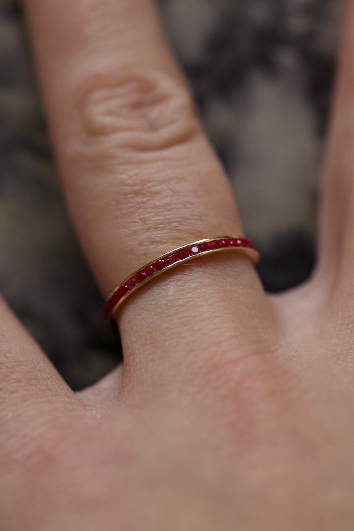 CHANNEL SETTING RING WITH MAGENTA ZIRCONS