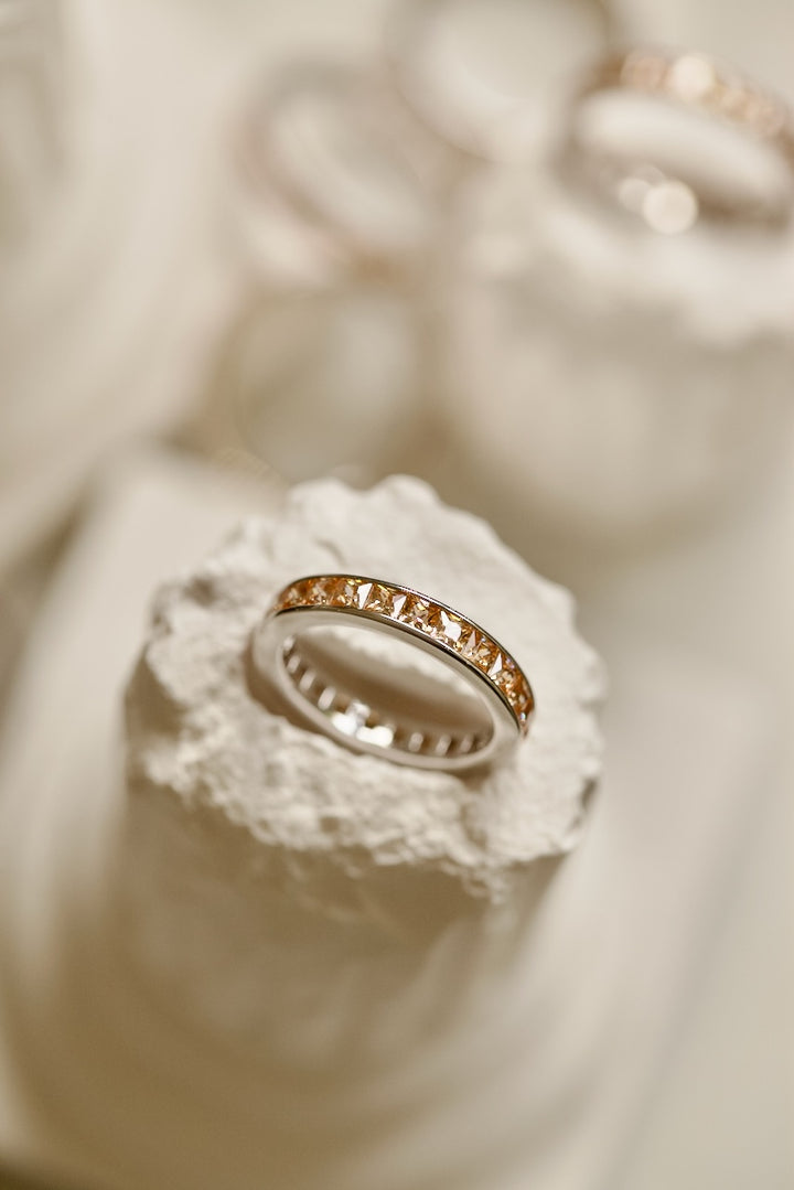 PEACH ZIRCONS RING IN SILVER