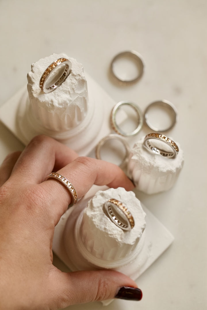 PEACH ZIRCONS RING IN SILVER