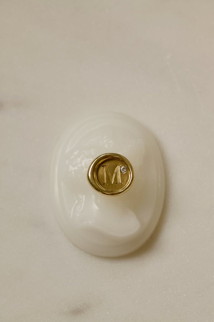 SIGNET STUD EARRINGS IN SILVER