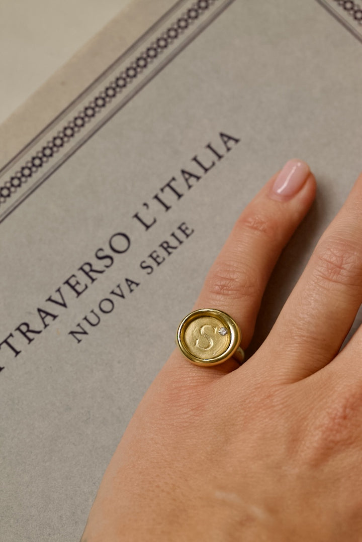 SIGNET RING IN SILVER
