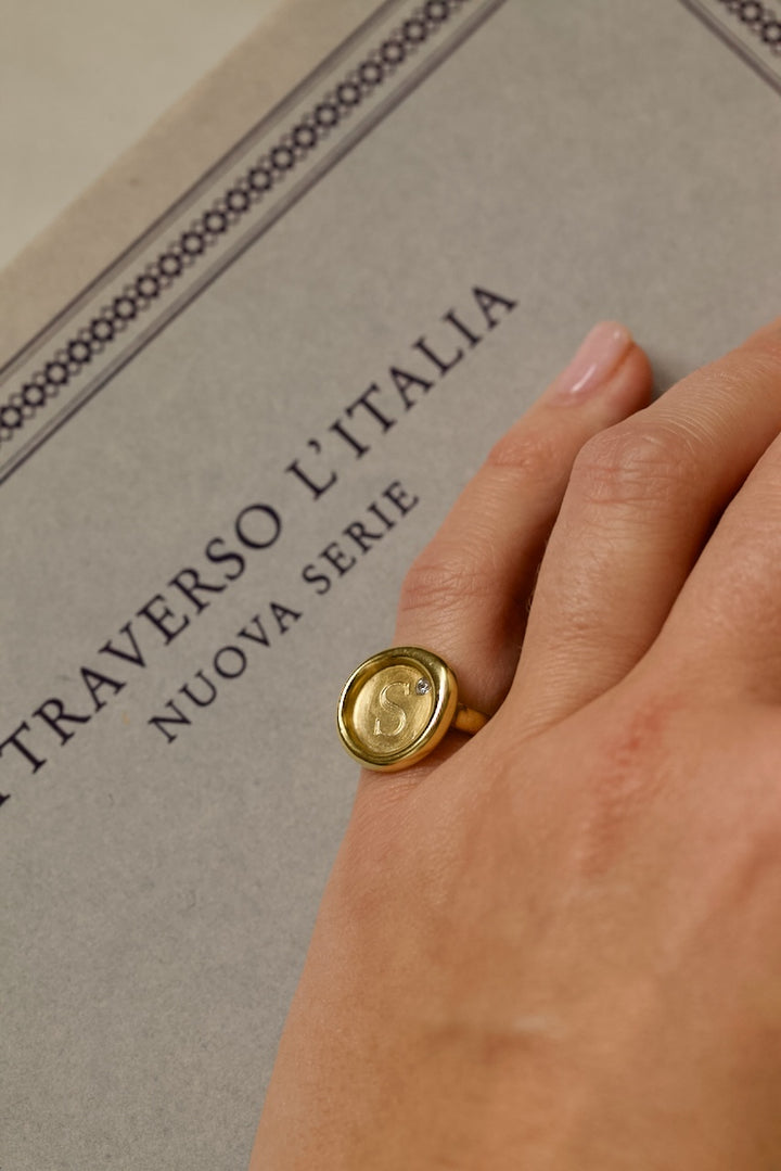 SIGNET RING IN SILVER