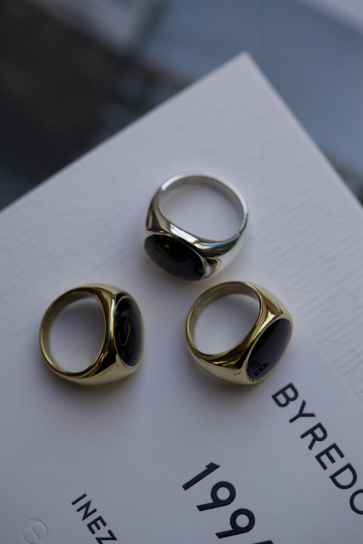 ELISABET SIGNET RING - IN 14K GOLD