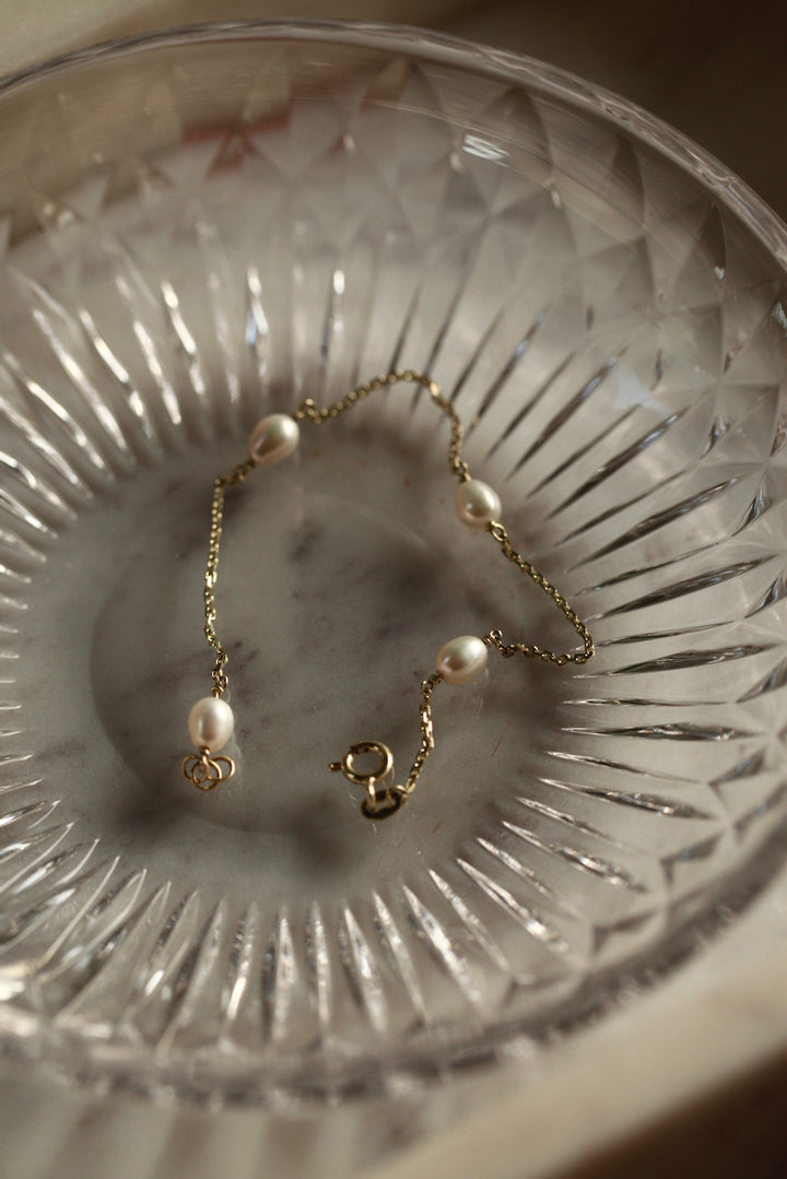 PEARL BRACELET