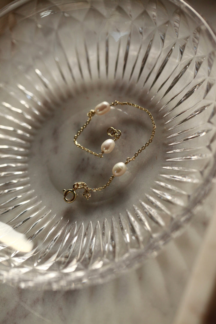 PEARL BRACELET