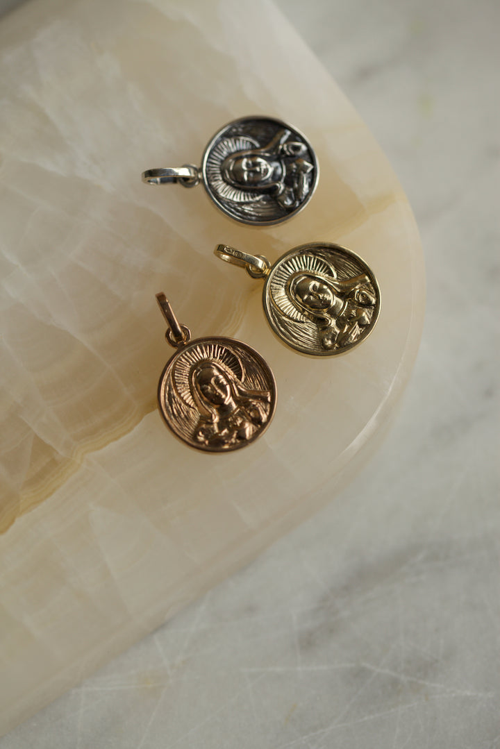 MADONNA PENDANT - IN SILVER