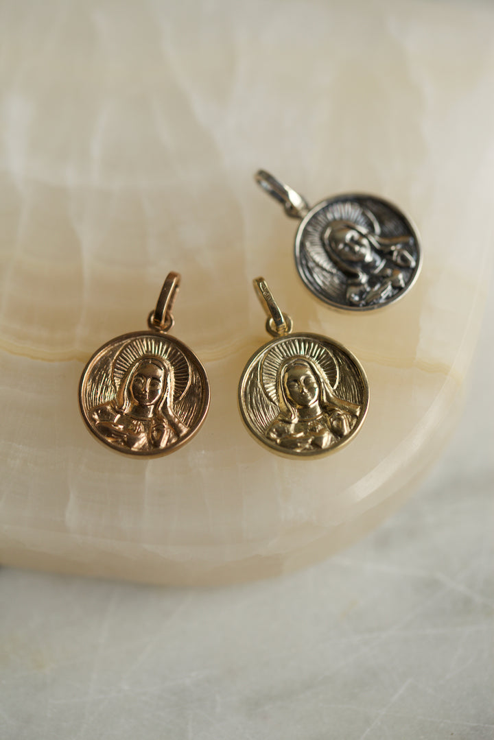 MADONNA PENDANT - IN SILVER