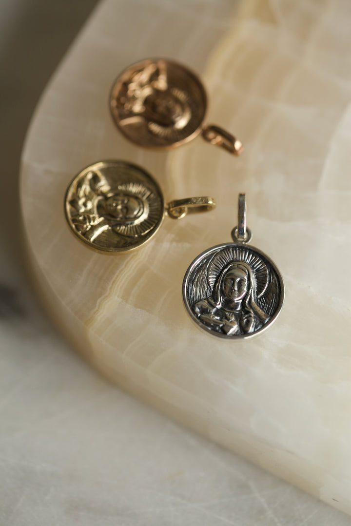 MADONNA PENDANT - IN SILVER