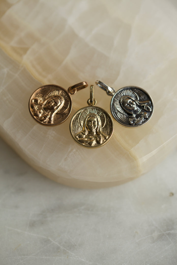 MADONNA PENDANT - IN SILVER