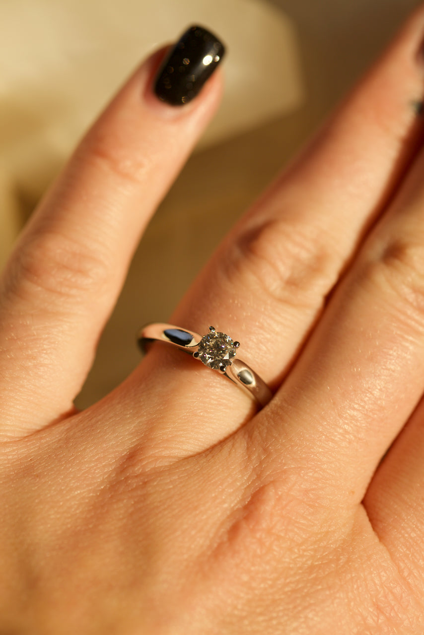 Half Carat Round Carat Ring TARA CARAT ROUND BRILLIANT K COLOR SI1