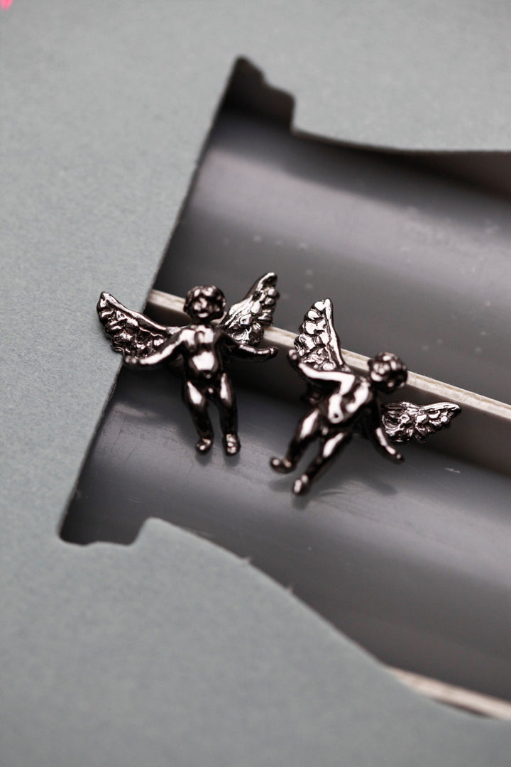 ANGEL EARRINGS - BLACK RHUTENIUM