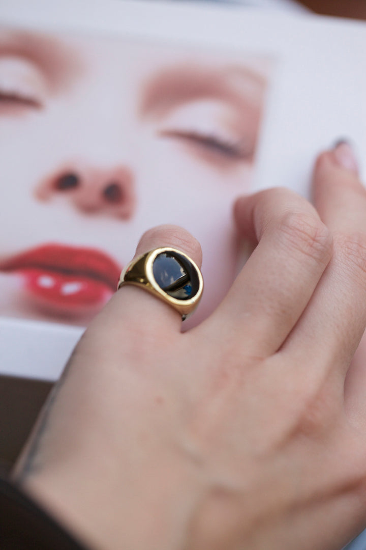 ELISABET SIGNET RING - IN SILVER