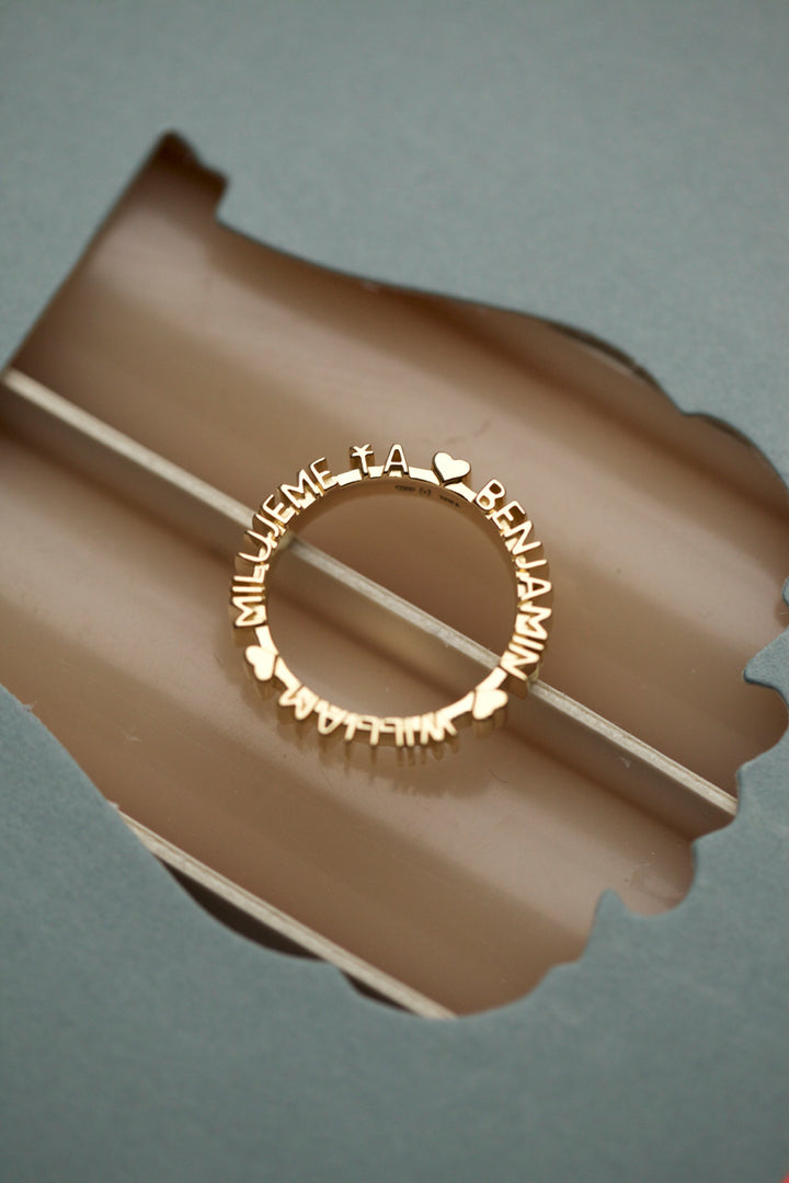 CHAPTER 1 DOUBLE TEXT RING IN 18K GOLD