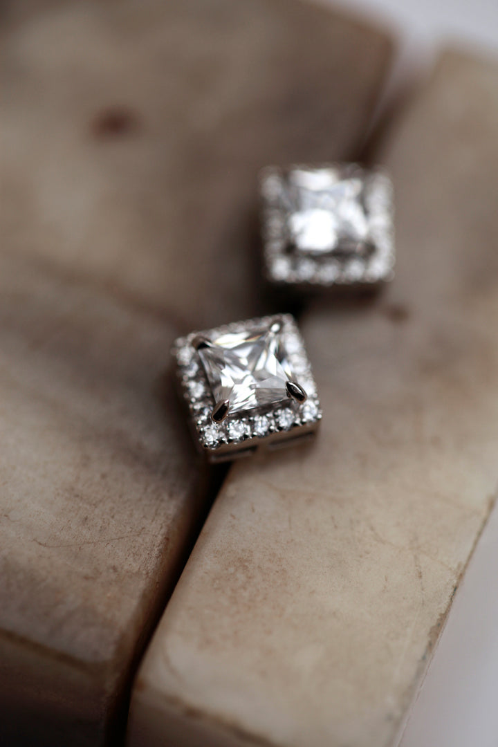 CHAPTER 10 SQUARE MINI EARRINGS