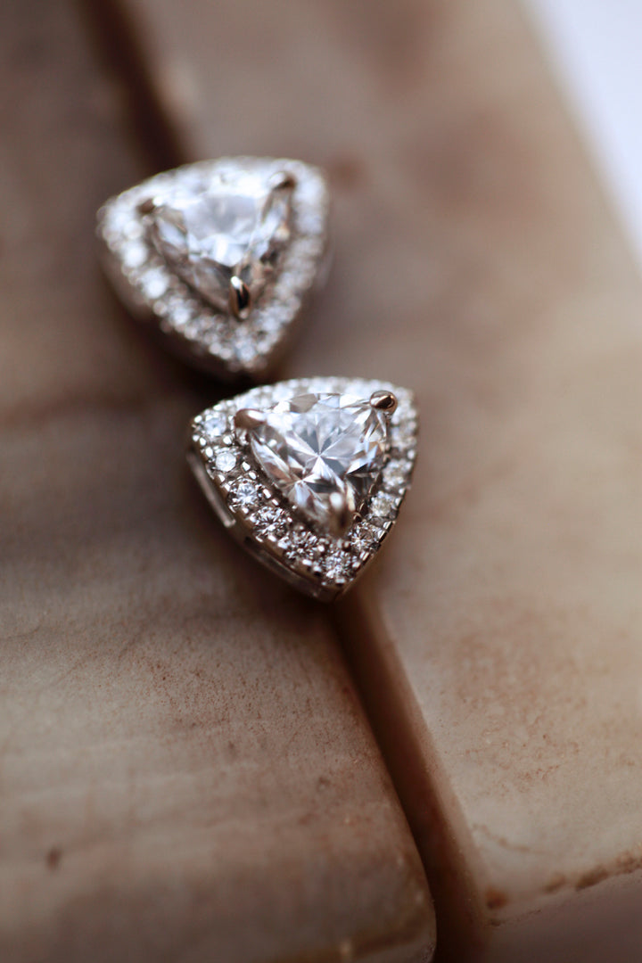 CHAPTER 10 TRIANGLE MINI EARRINGS