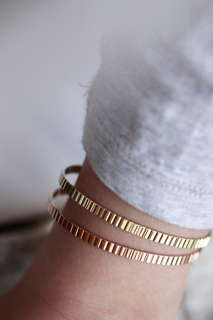 RIBBED CUFF BRACELET - IN 14K GOLD