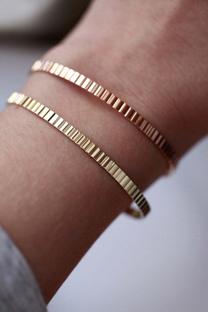 RIBBED CUFF BRACELET - IN 14K GOLD