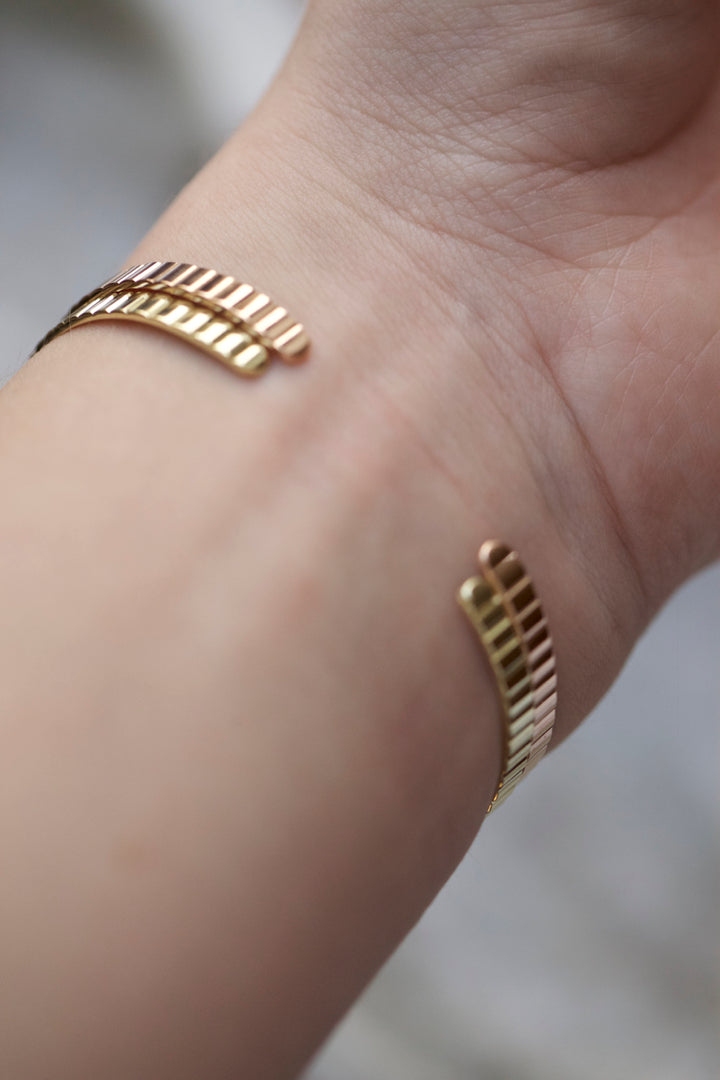 RIBBED CUFF BRACELET - IN 14K GOLD