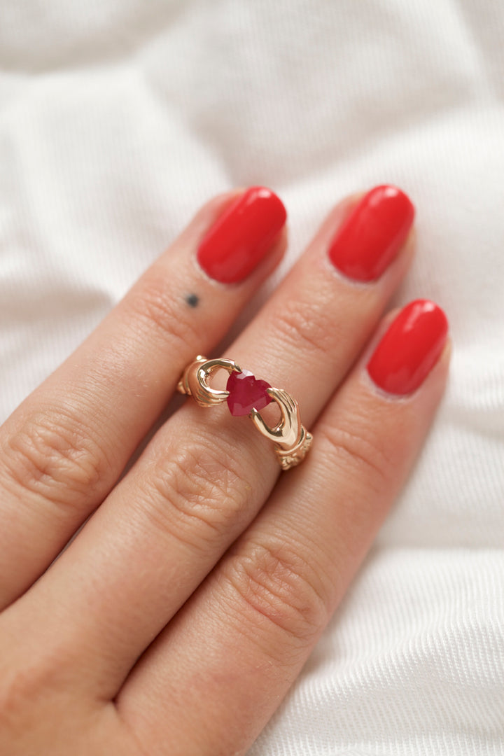 CLADDAGH RING WITH RUBY HEART