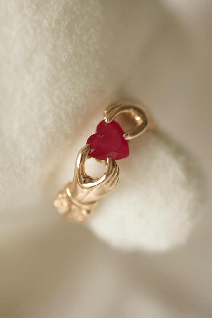 CLADDAGH RING WITH RUBY HEART