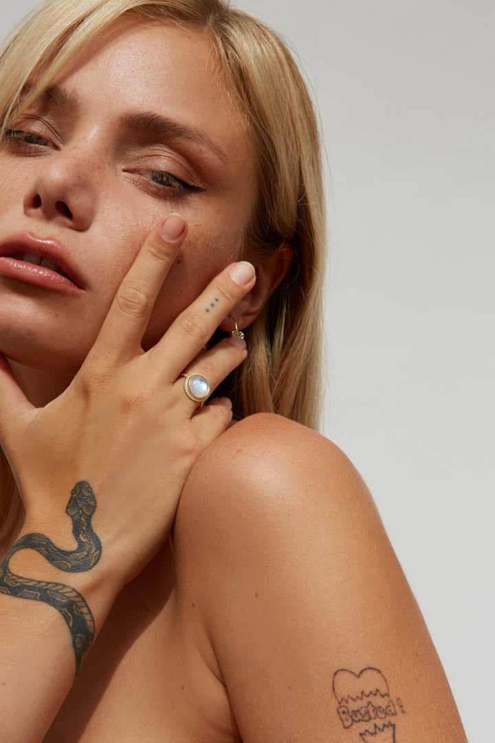 MOONSTONE RING