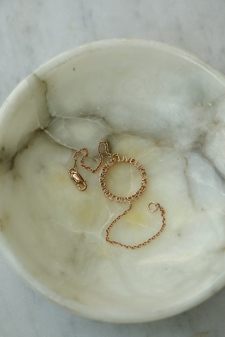 QUOTE BRACELET ON CHAIN IN SILVER